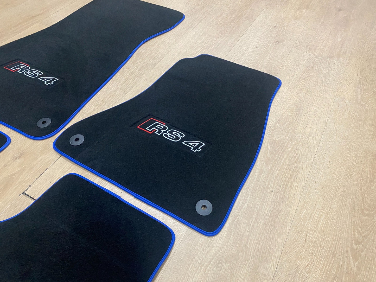 Audi RS4 B9 2016-2024 - Carpet Edition - Set of 4x Car Mats