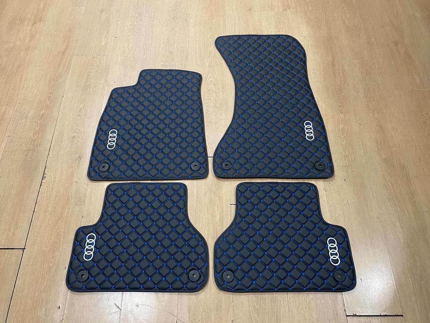 Audi A4 2020 - 4x Leather Mats