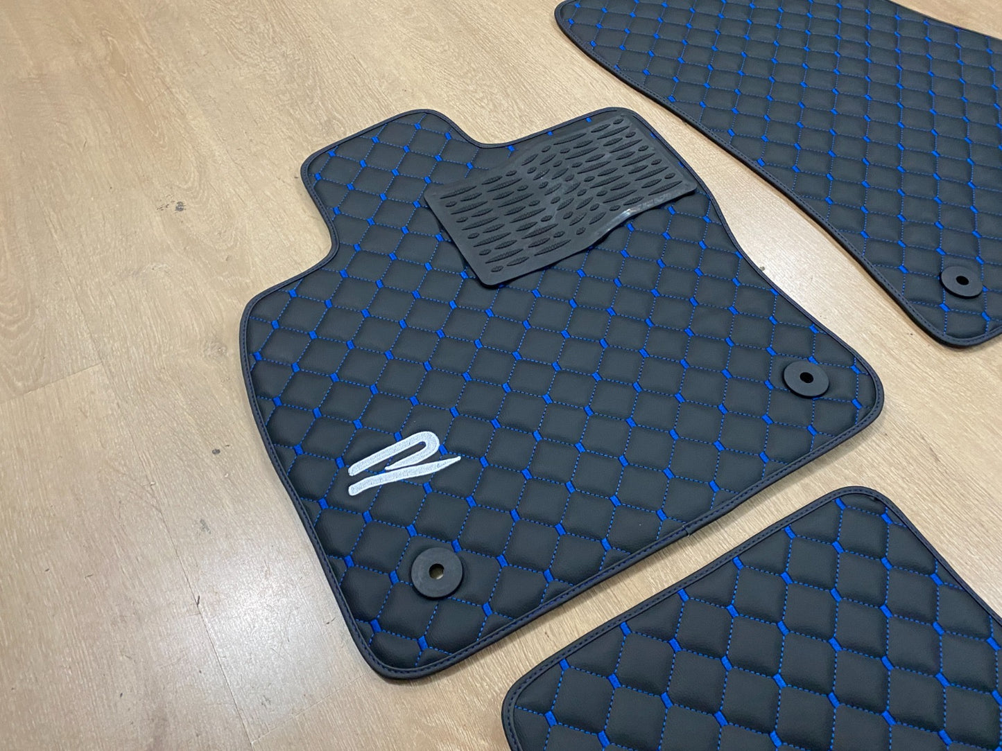 Tiguan R Car Mats 2017-2023 | Set of 4