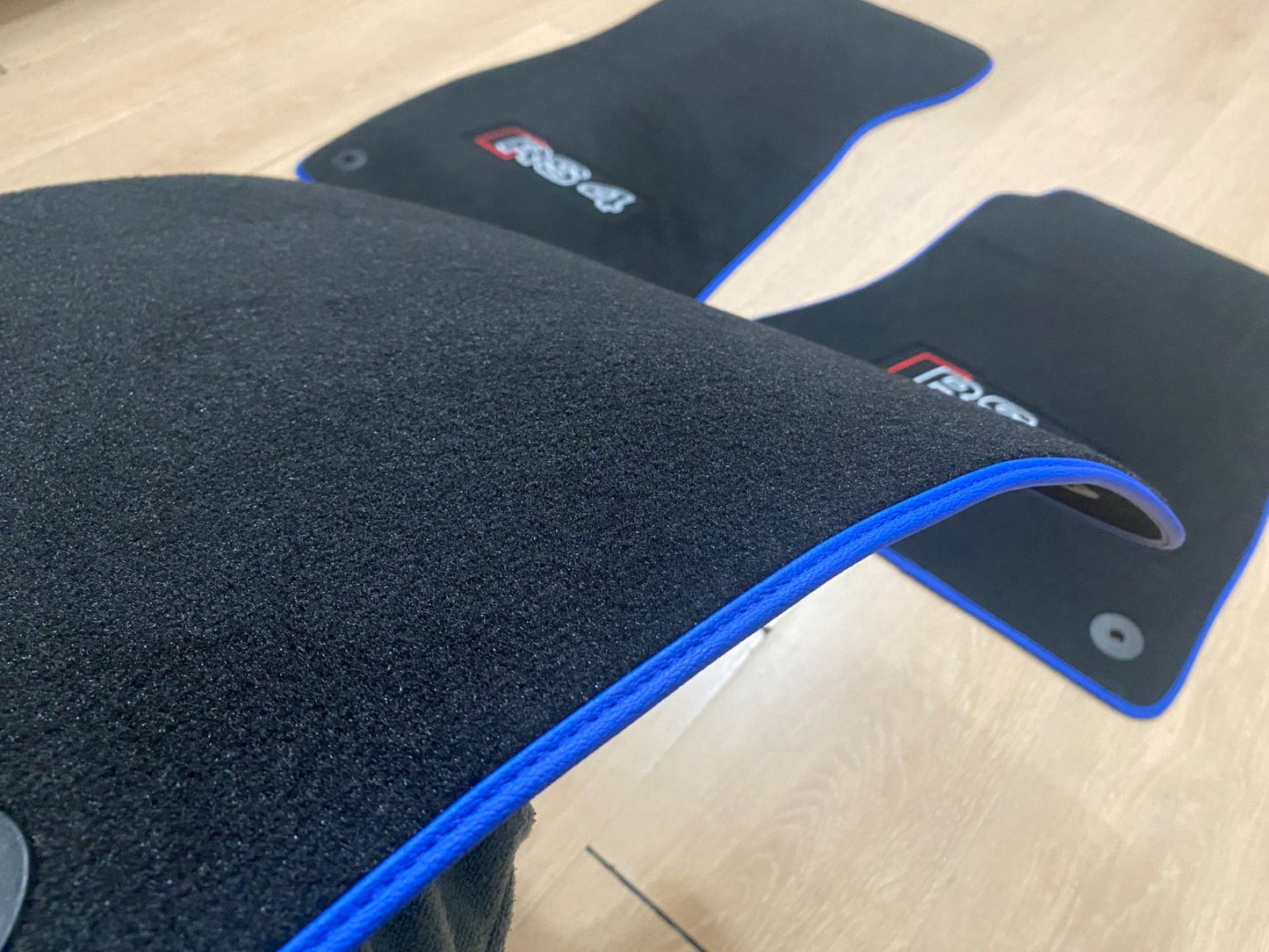 Audi RS4 B9 2016-2024 - Carpet Edition - Set of 4x Car Mats