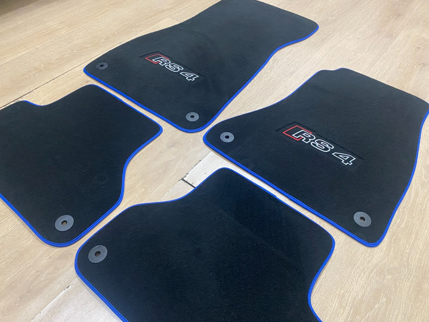 Audi RS4 B9 2016-2024 - Carpet Edition - Set of 4x Car Mats