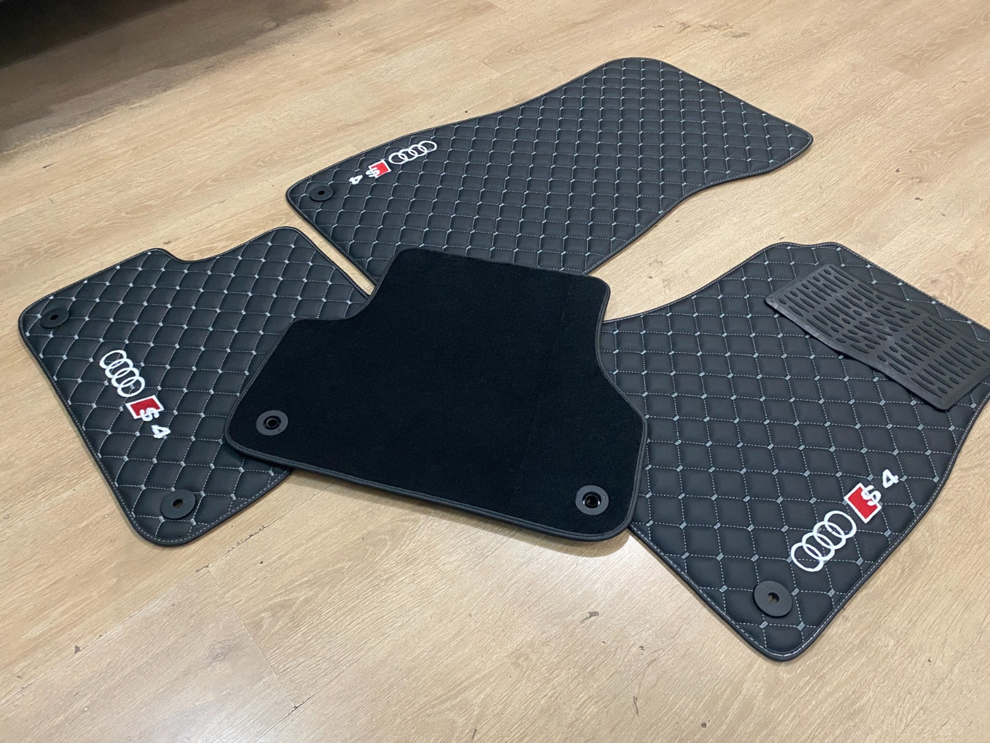 Audi S4 B9 2016-2024 - Set of 4x Car Mats