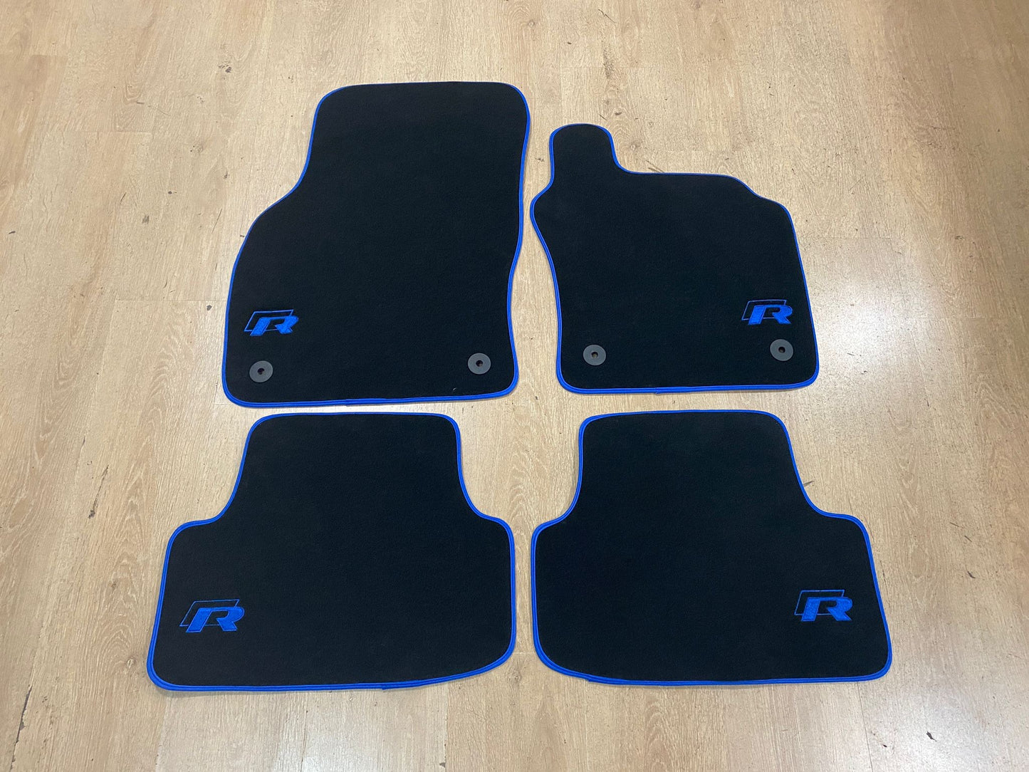 Golf R / GTI Mats - Carpet Edition - Set of 4x Car Mats