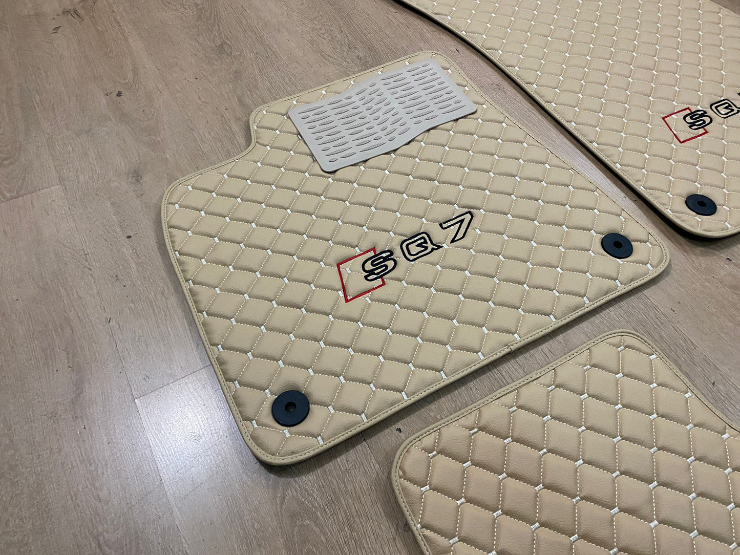 Audi Q7 / SQ7 / 2016-2023 - Set of 4x Car Mats