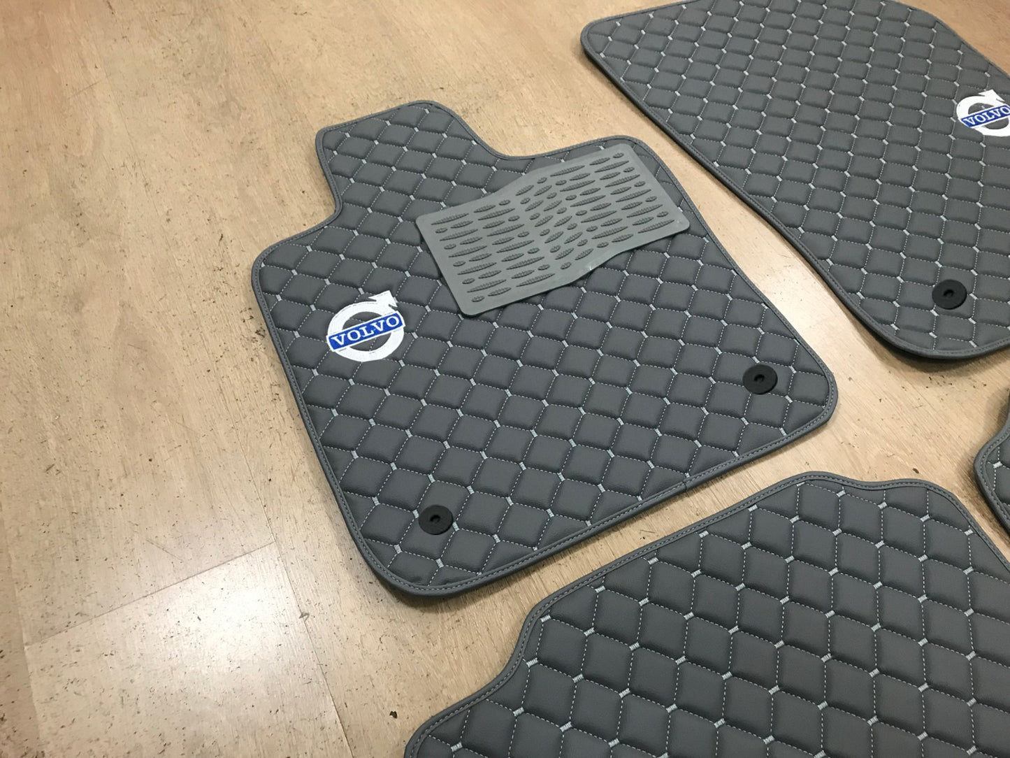 Volvo S60 - Set of 4x Car Mats