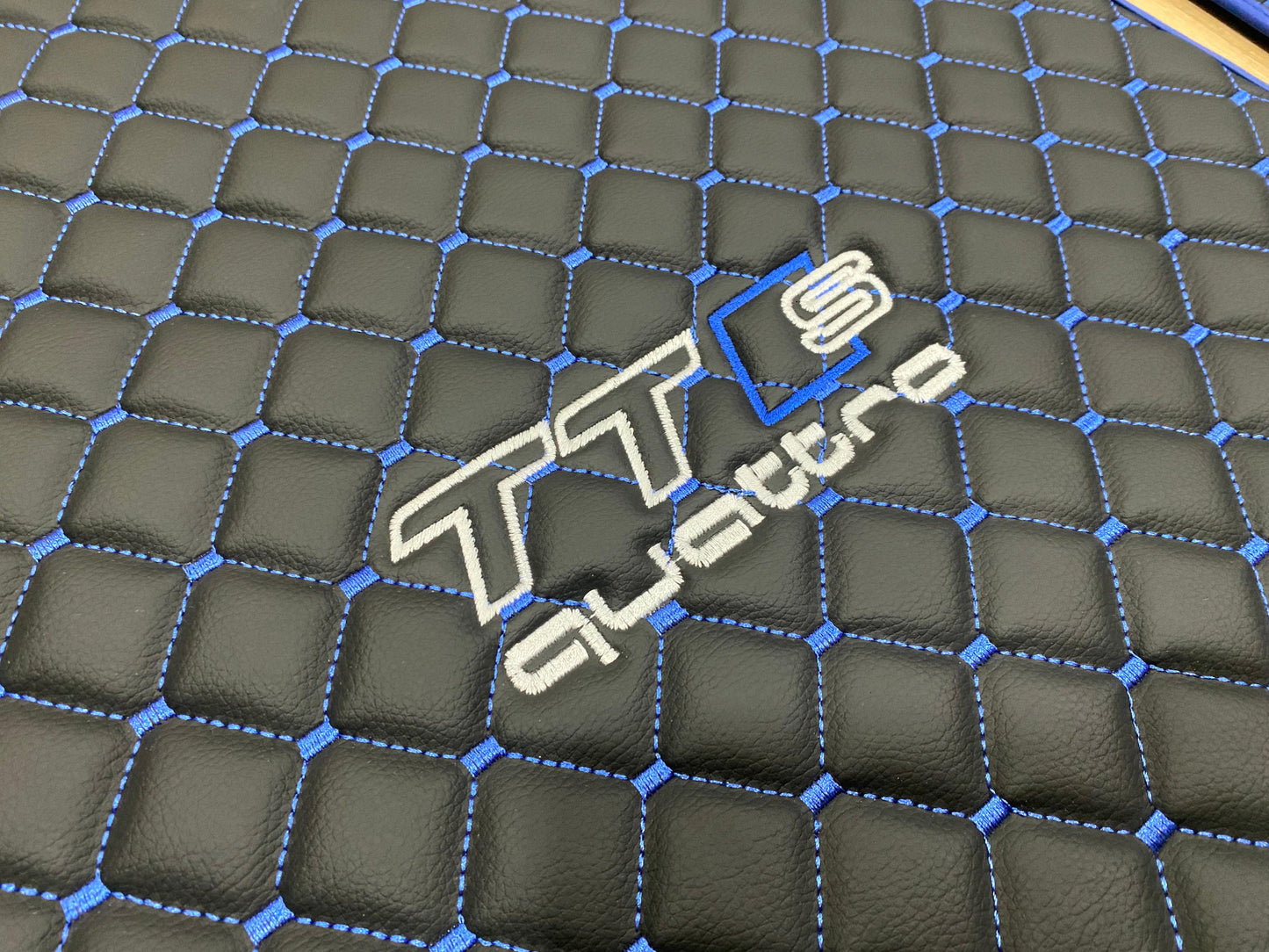 Audi TTS Mk3 - Set of 2 Mats