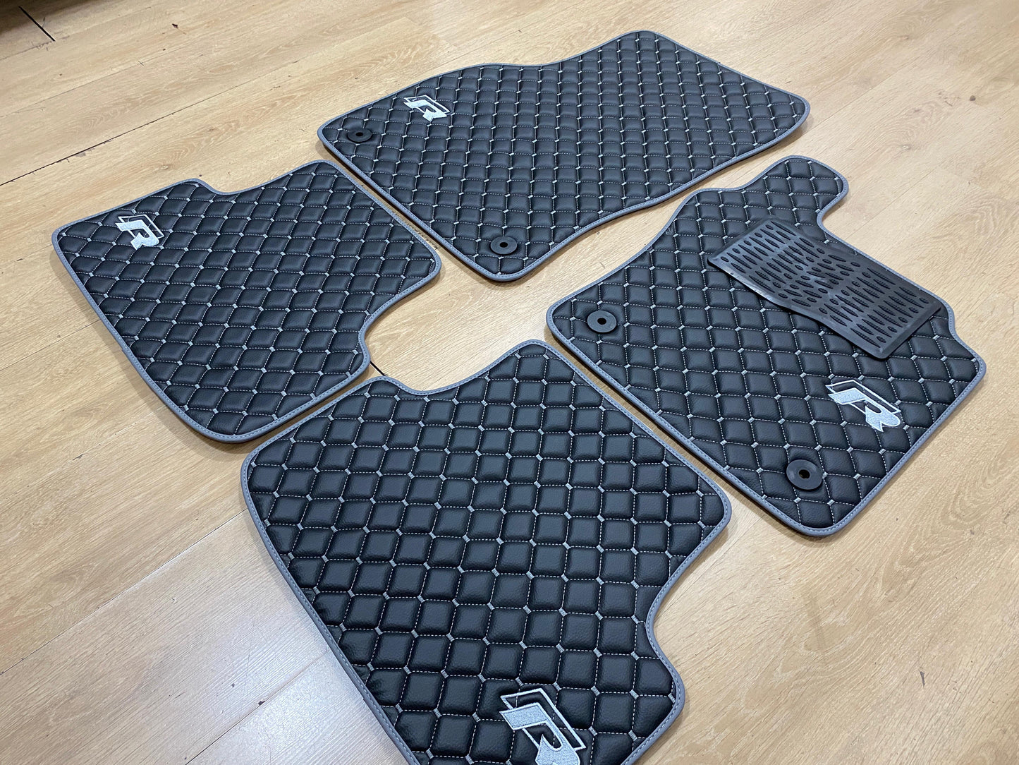 MK7 Golf R Estate - Set of 4 Car Mats + Boot Liner