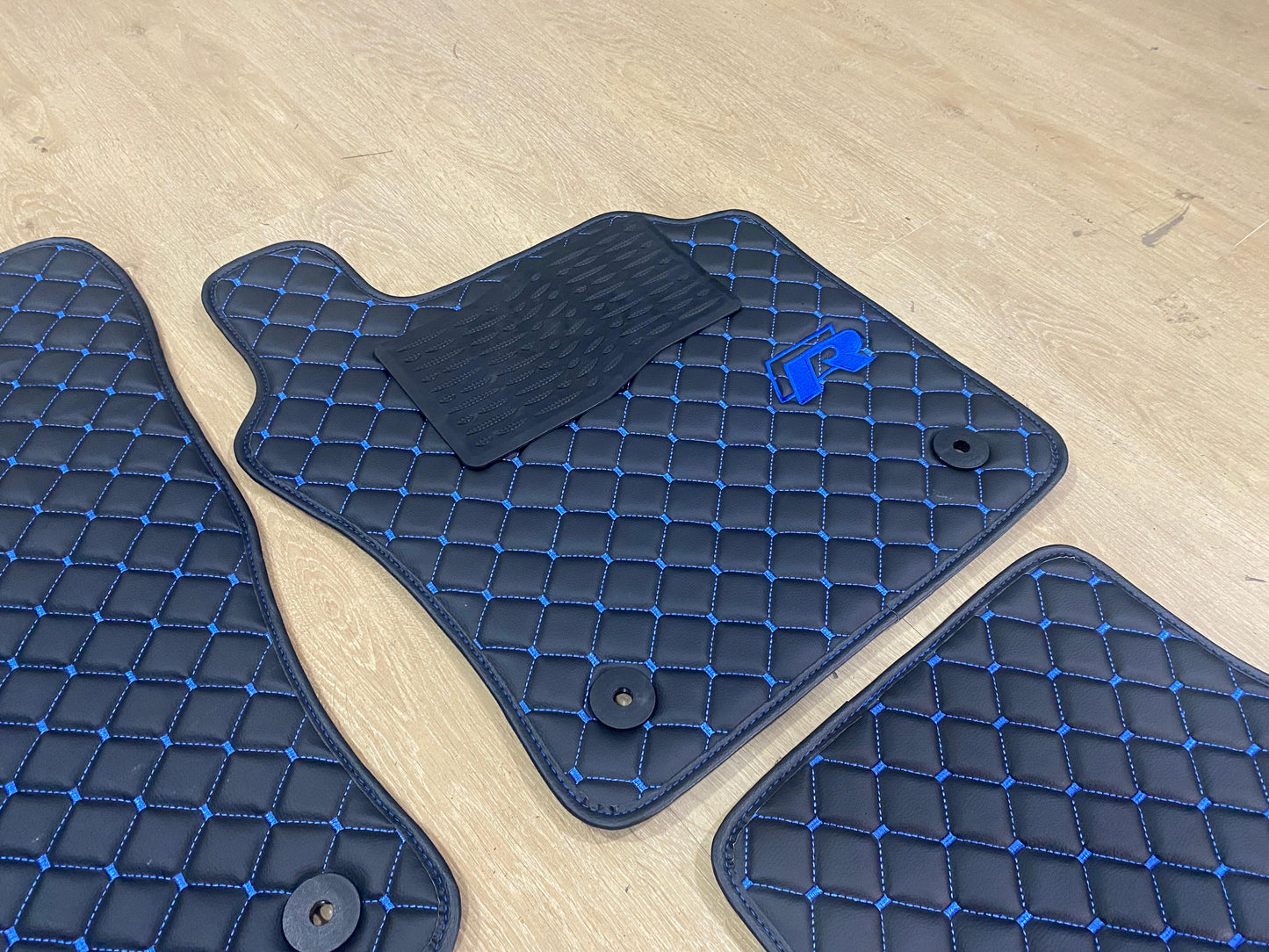 Golf R MK7.5 - Set of 4x Car Mats