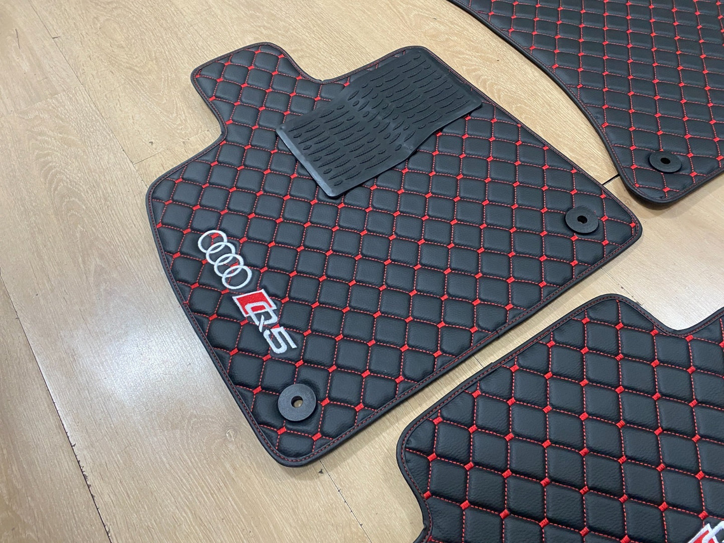 Audi Q5 2018-2025 Car Mats - Set of 4