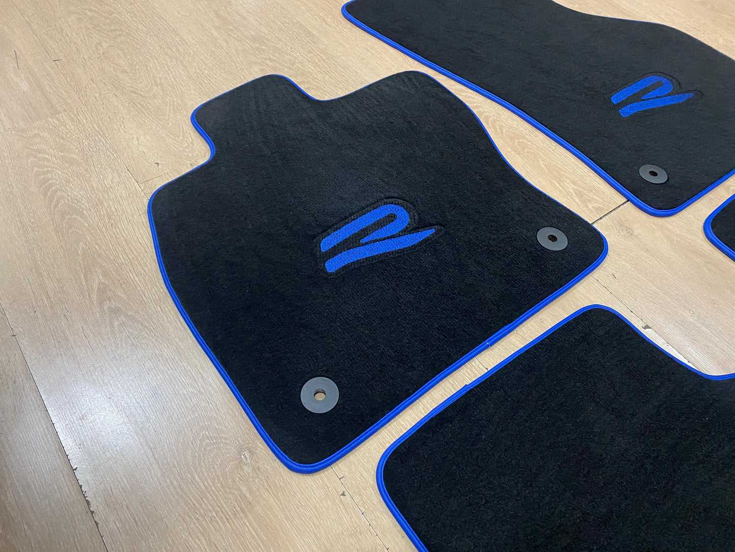 Golf R MK7.5 / MK8 - Set of 4x Carpet Mats