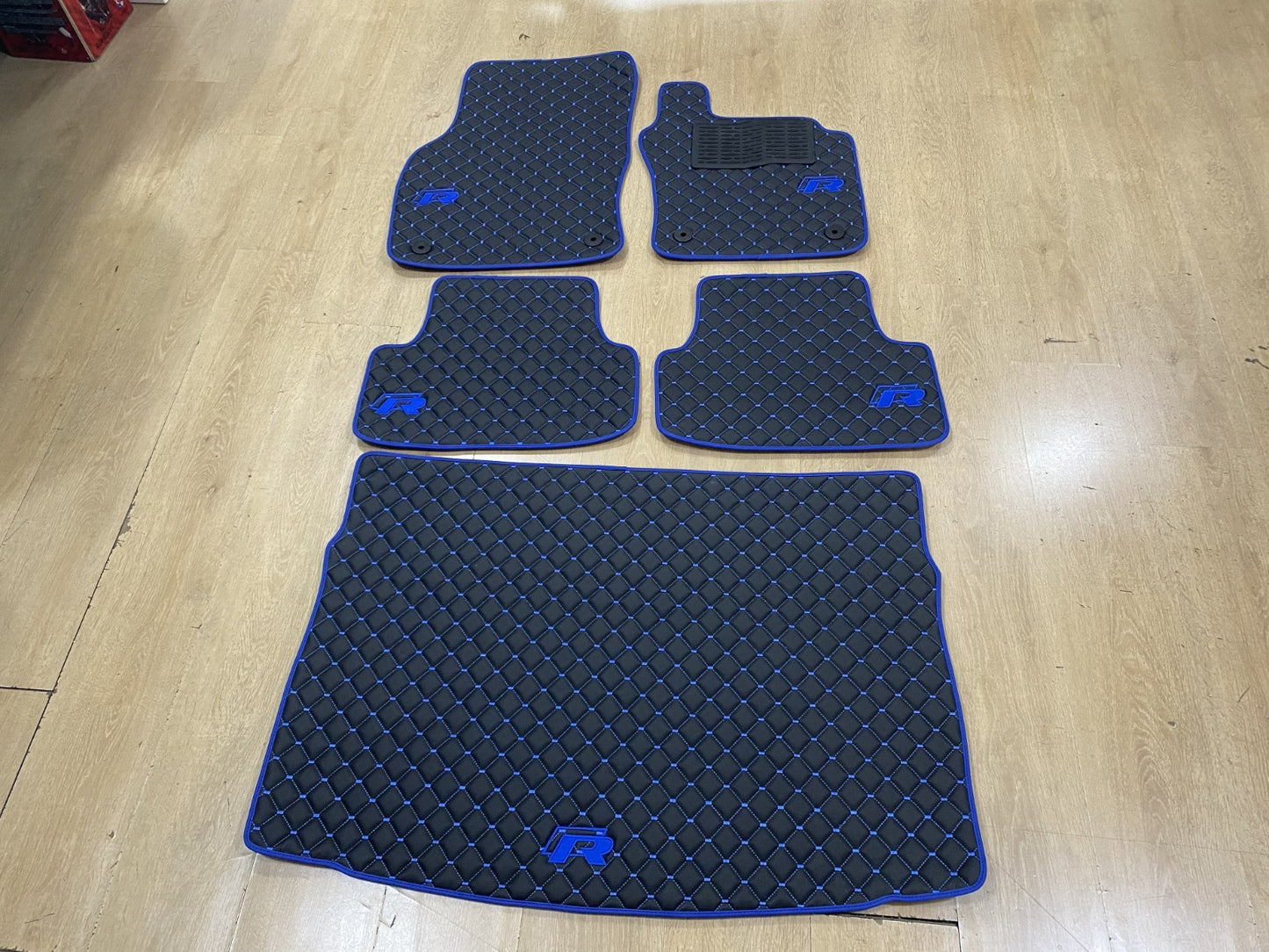 MK7.5 Golf R - Set of 4x Leather Car Mats + Boot Liner (Copy)