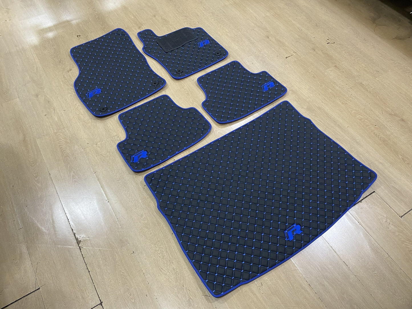 MK7.5 Golf R - Set of 4x Leather Car Mats + Boot Liner (Copy)
