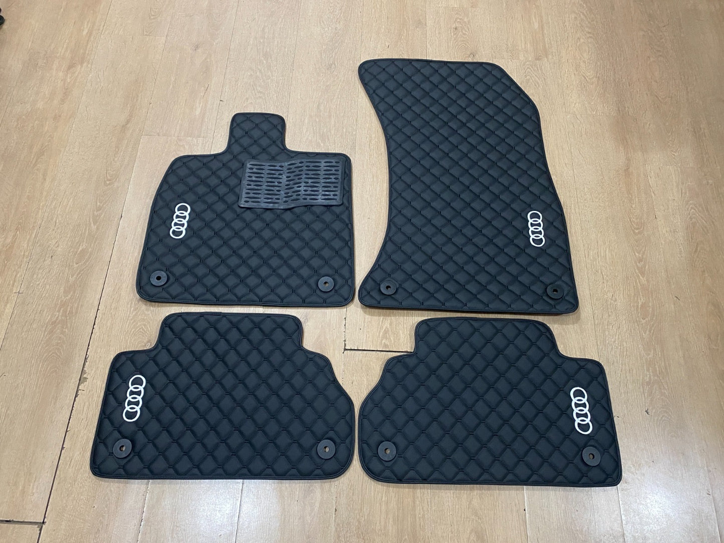 Audi Q5 2018-2025 Car Mats - Set of 4