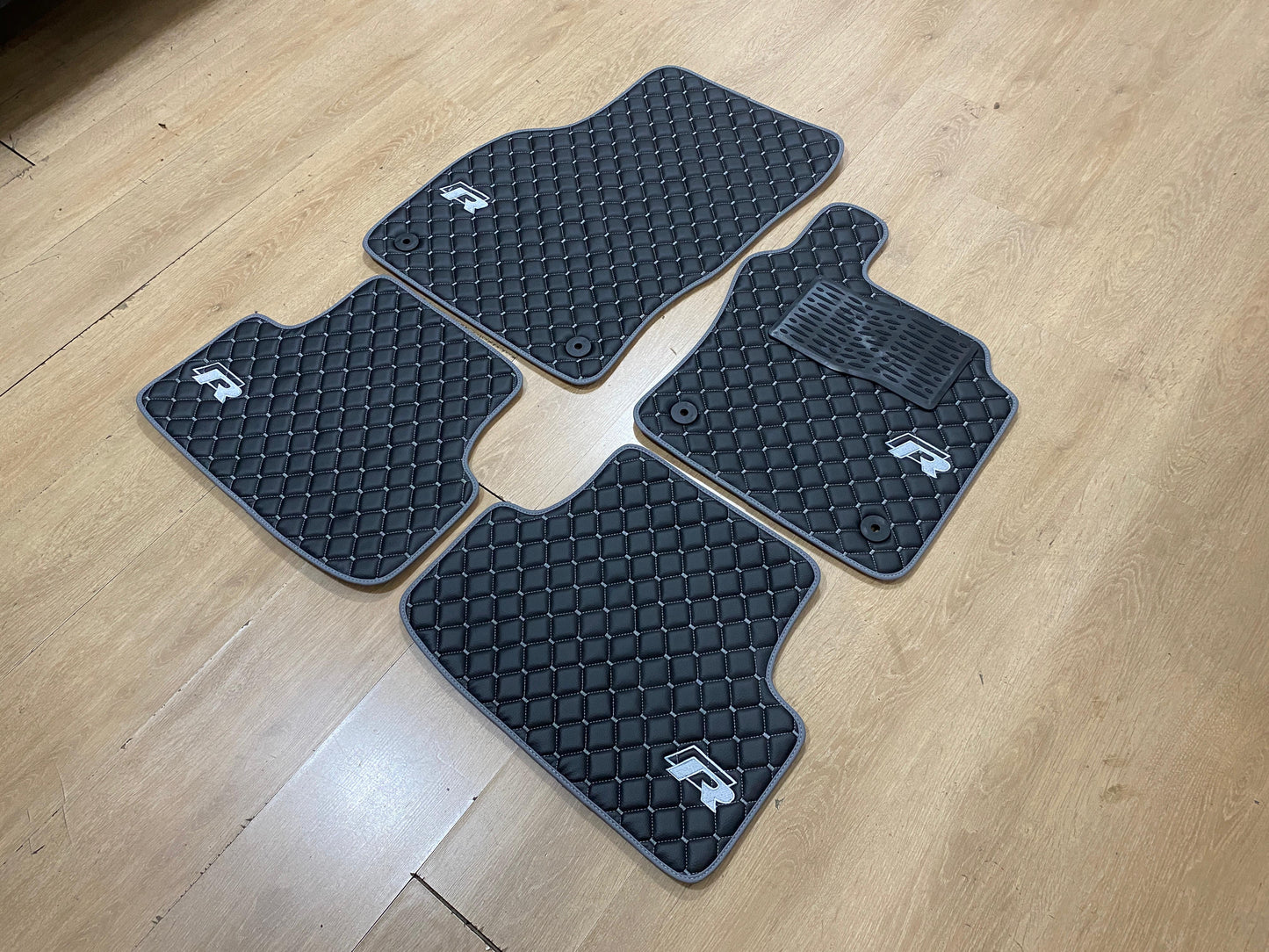 MK7 Golf R Estate - Set of 4 Car Mats + Boot Liner