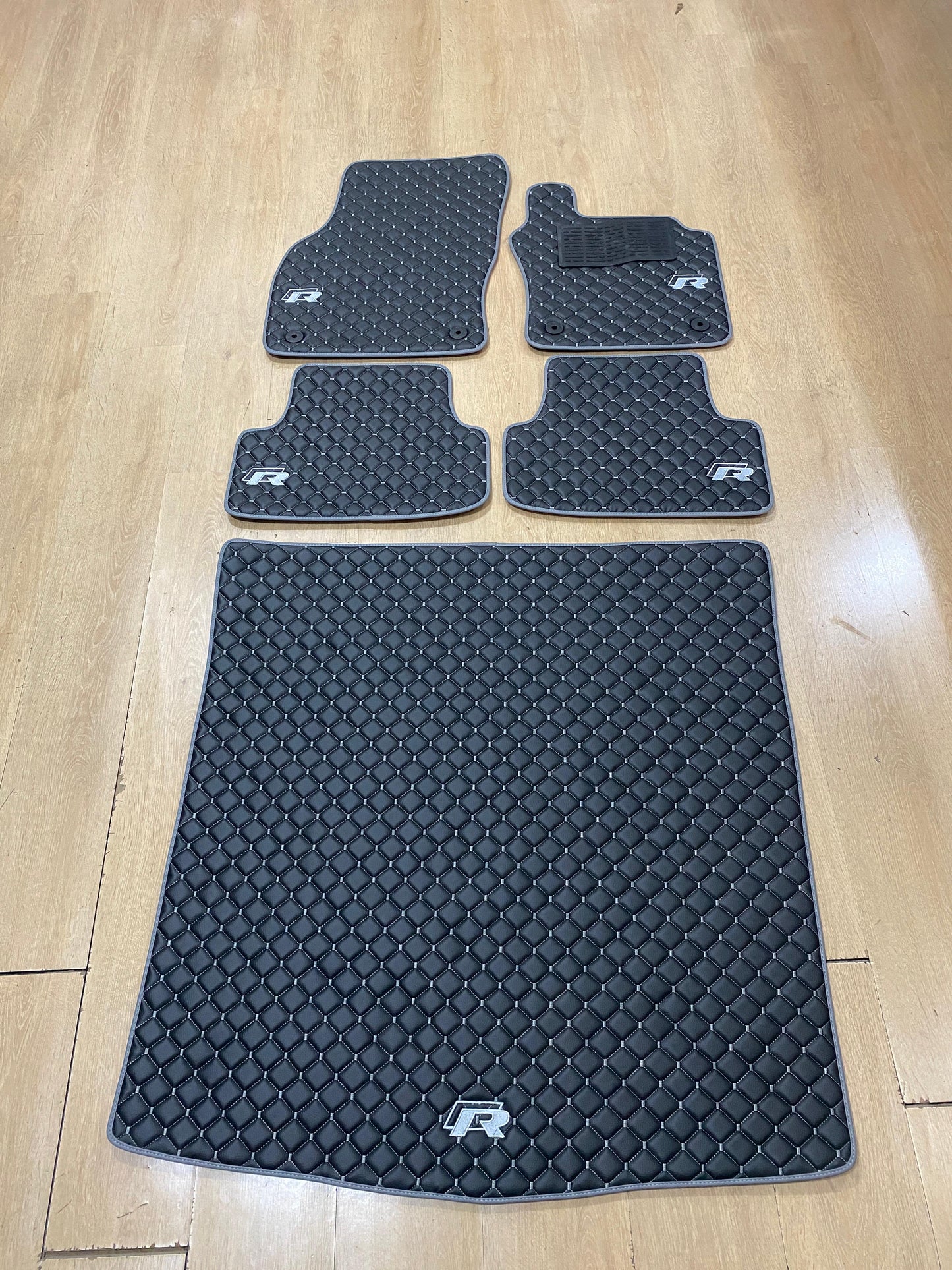 MK7 Golf R Estate - Set of 4 Car Mats + Boot Liner