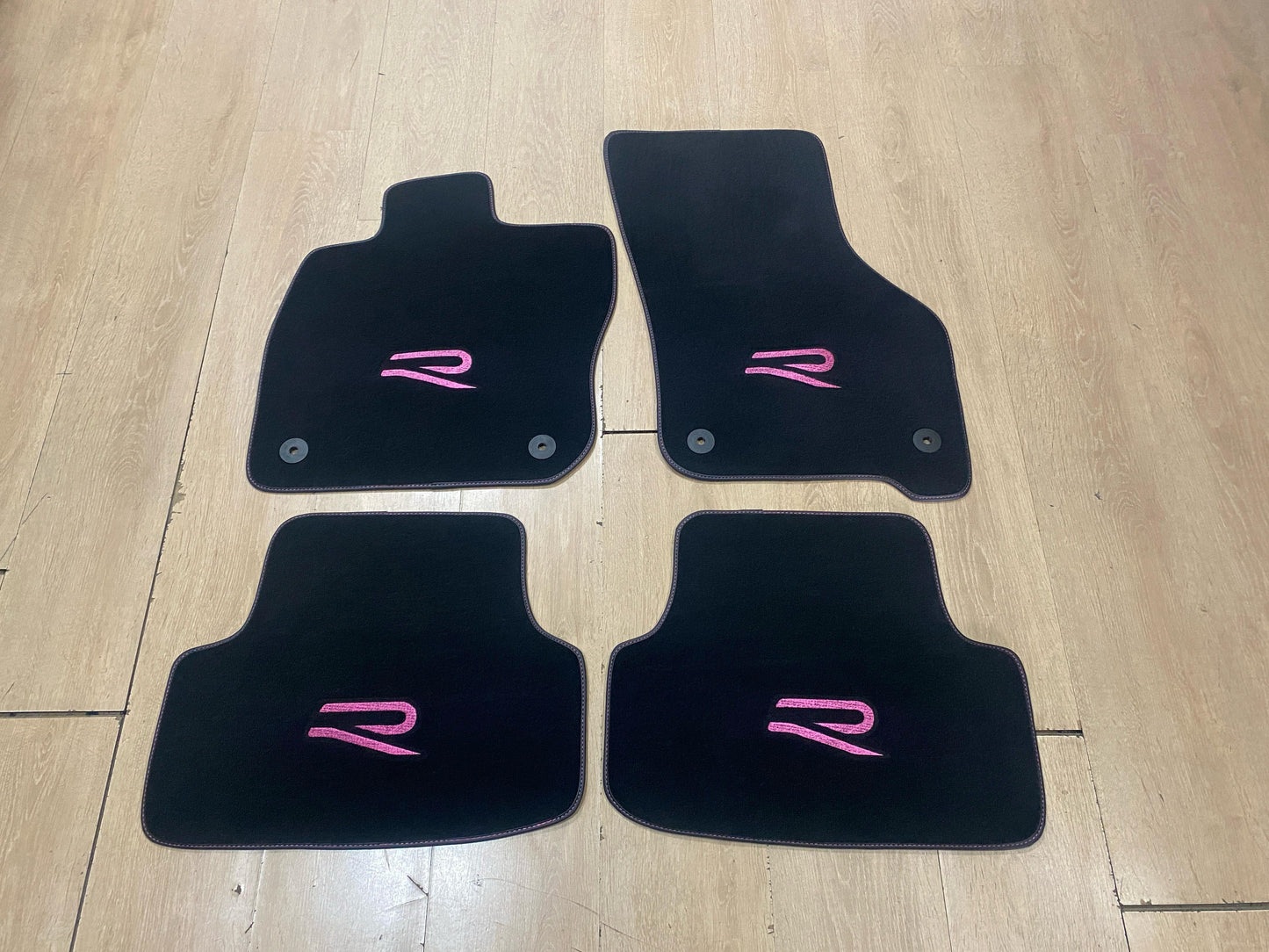 Golf R MK7.5 / MK8 - Set of 4x Carpet Mats