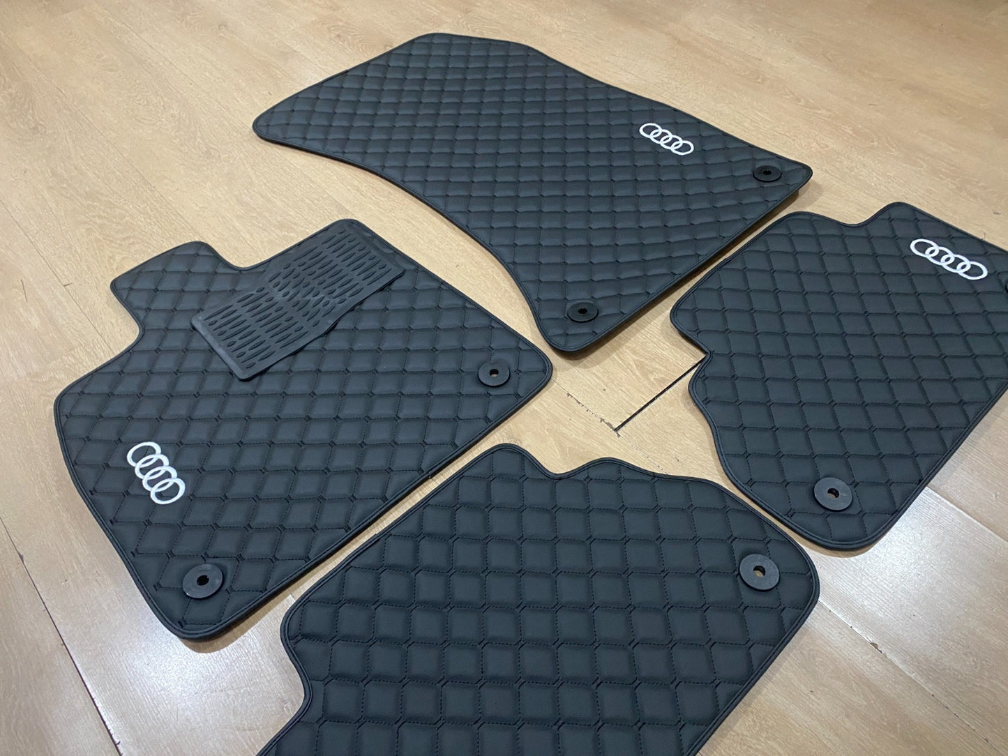 Audi Q5 2018-2025 Car Mats - Set of 4