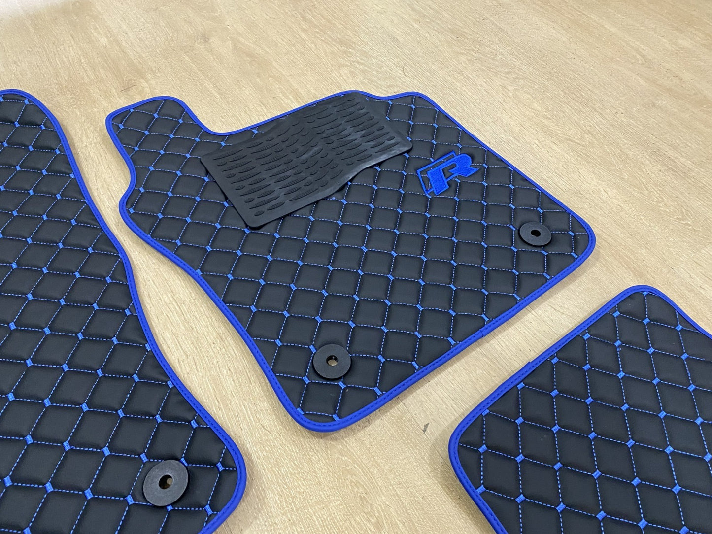 MK7.5 Golf R - Set of 4x Leather Car Mats + Boot Liner (Copy)
