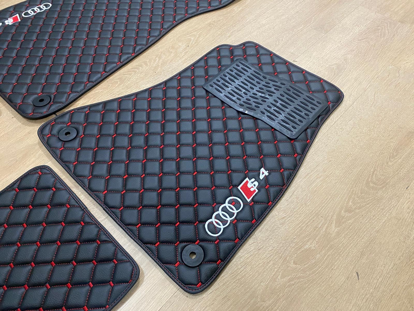 Audi A4 2020 - 4x Leather Mats