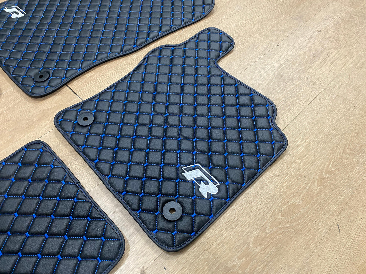 Golf R MK7 - Set of 4x Car Mats
