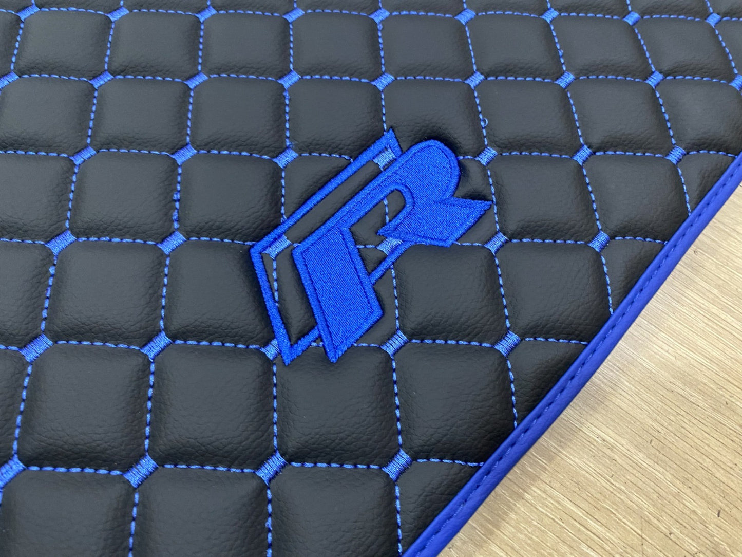 MK7.5 Golf R - Set of 4x Leather Car Mats + Boot Liner (Copy)