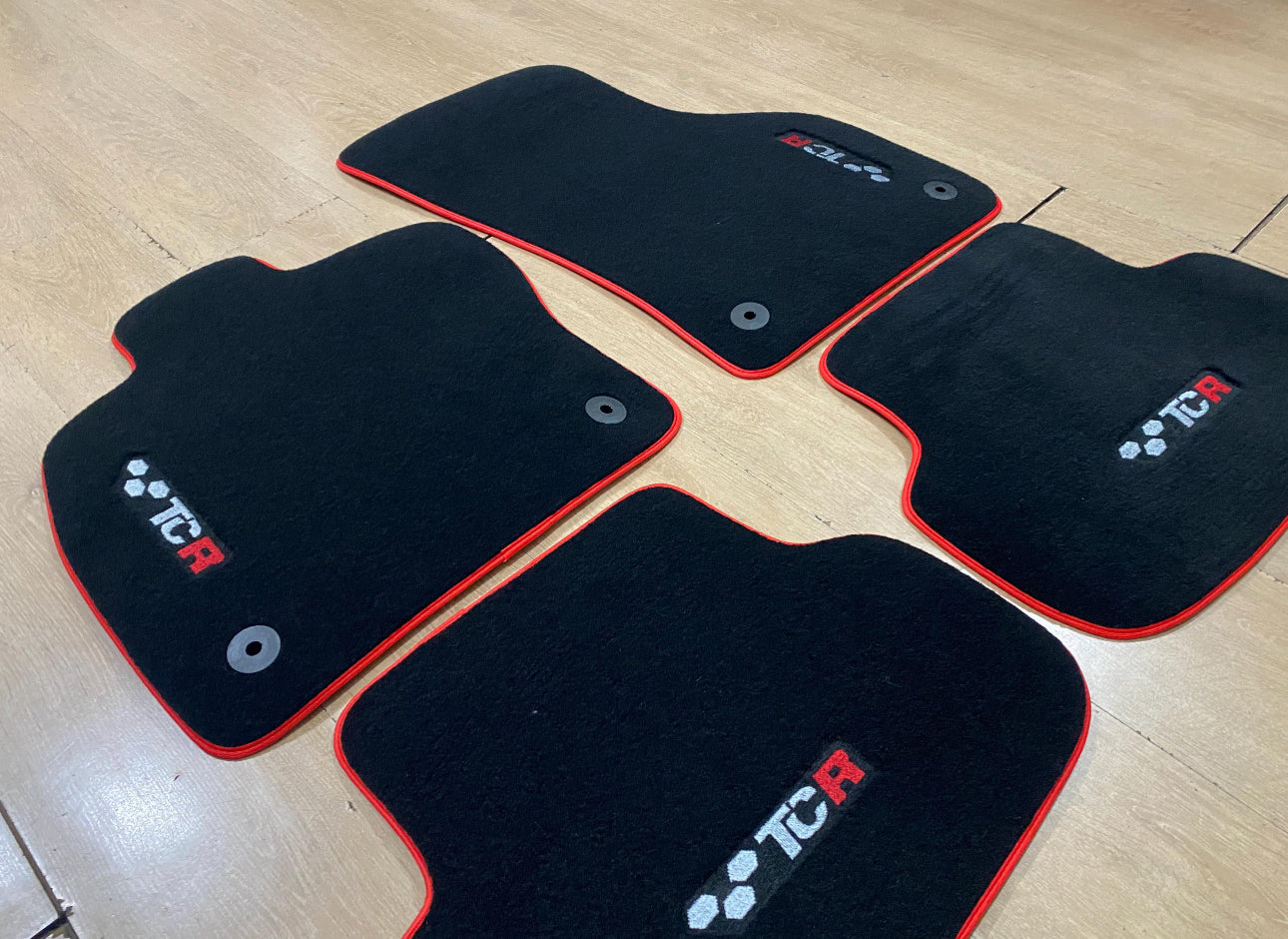 RS5-Set bestehend aus 4 Matten und Kofferraum
