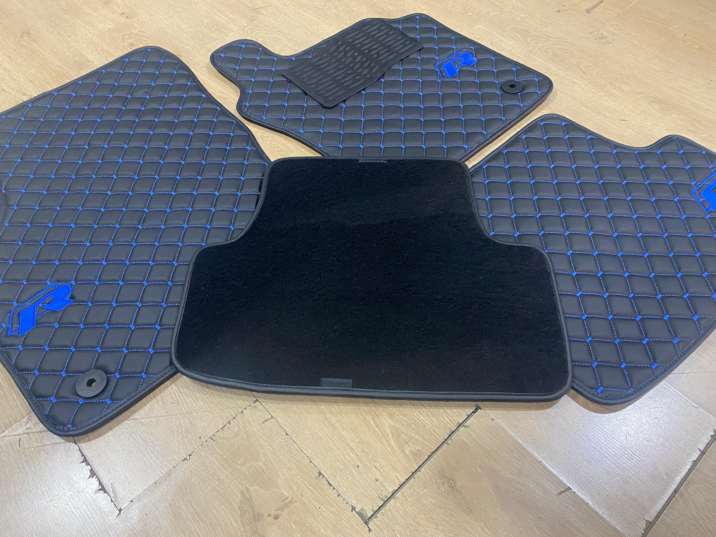 Golf R MK7.5 - Set of 4x Car Mats