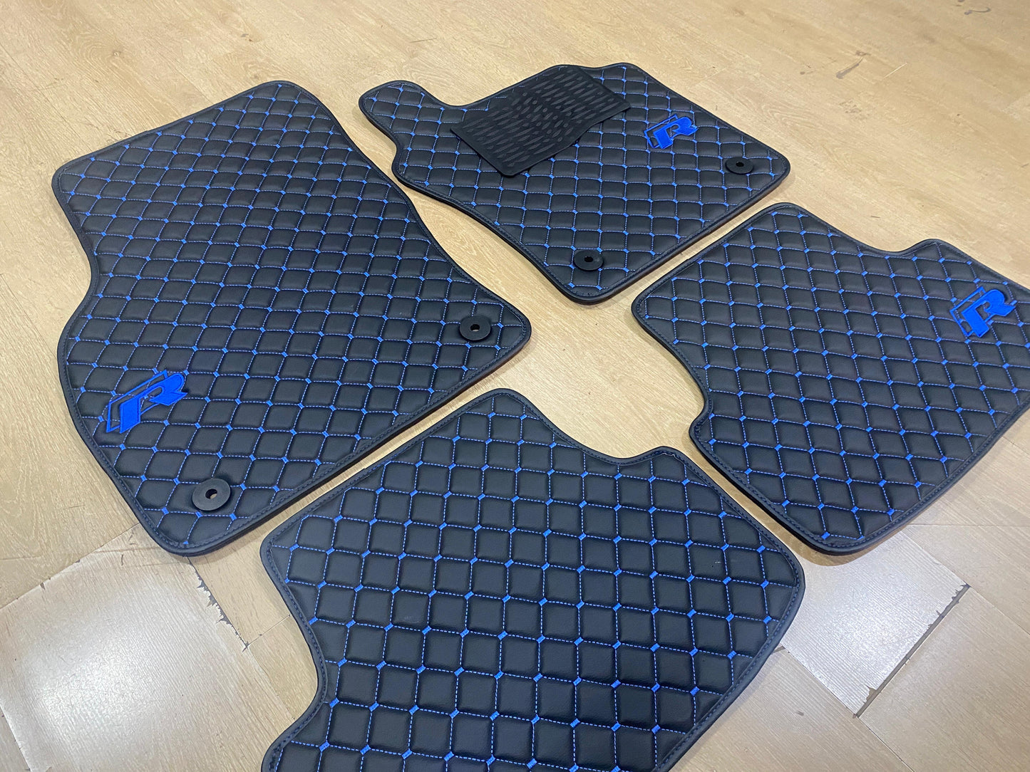 Golf R MK7.5 - Set of 4x Car Mats