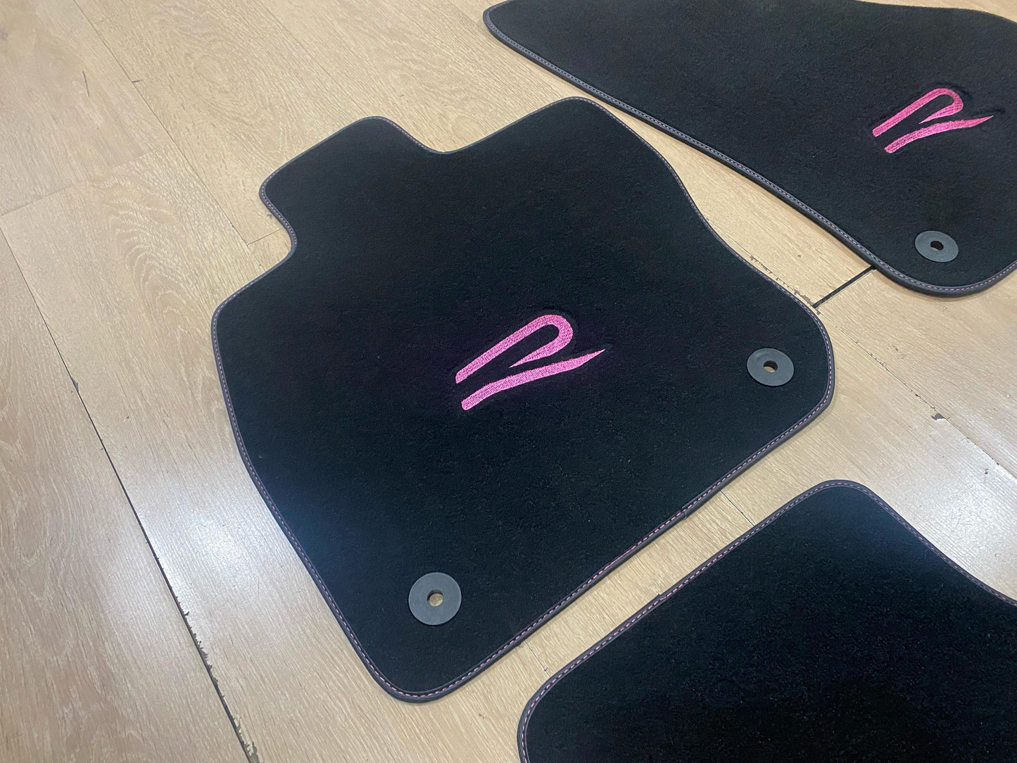 Golf R MK7.5 / MK8 - Set of 4x Carpet Mats