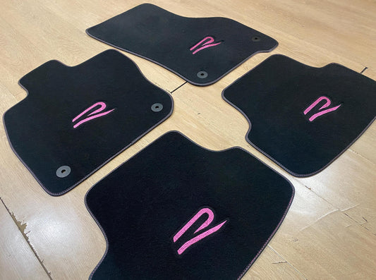 VW Golf 8 eTsi R 2021-2025 - Set of 4x Car Mats
