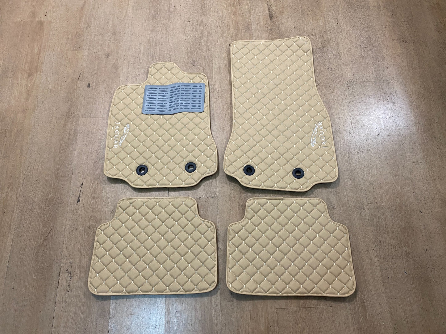 Jaguar XF - Set of 4 Mats