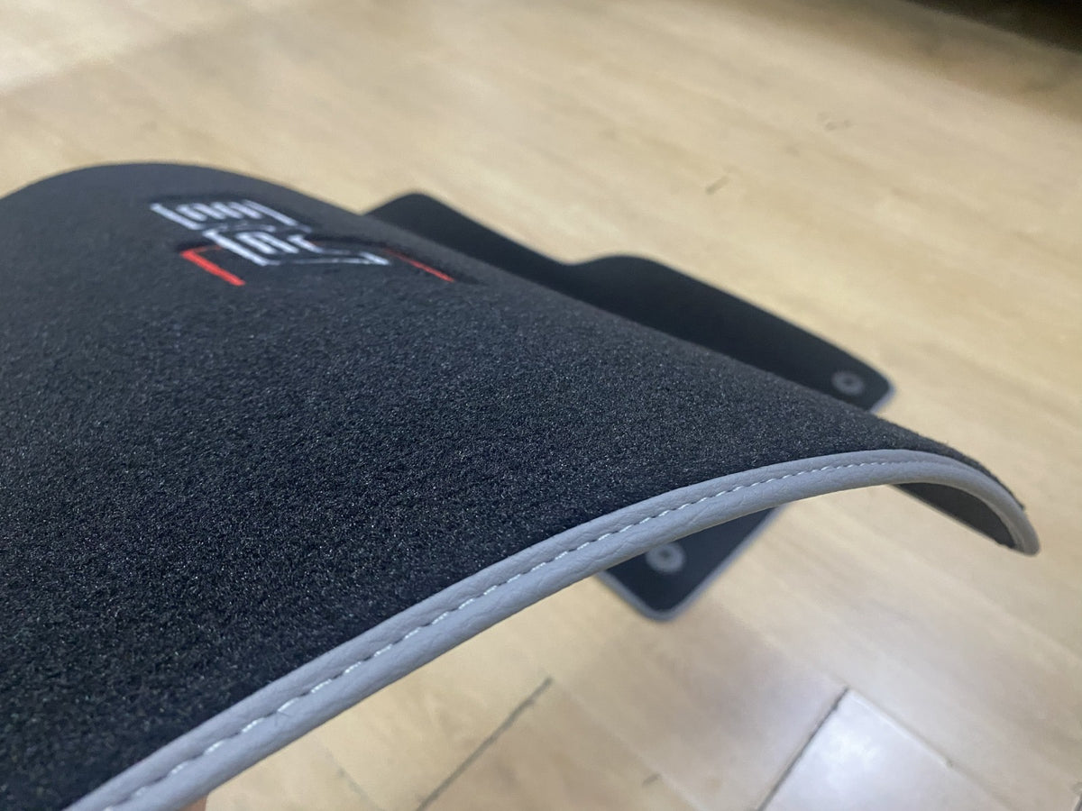 Audi R8 2016-2024 Set of 2 Mats
